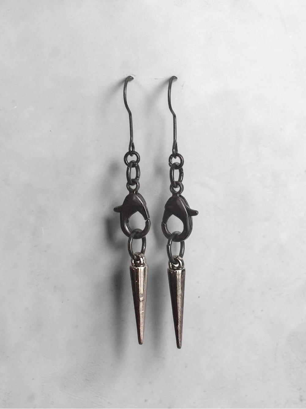 5 For $25💫Gunmetal Punk Spike Dangles With a Black Lobster Claw Accent Piece